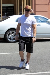 Mark Wahlberg - Running errands in the 90210 area, Beverly Hills, CA - 01 September 2017
