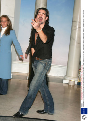 Колин Фаррелл (Colin Farrell) Madame Tussauds Wax Museum, New York City, 23.11.2004 (69xHQ) YHAE6bn4